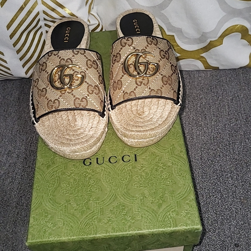 Gucci Women Beige Slide Sandals
